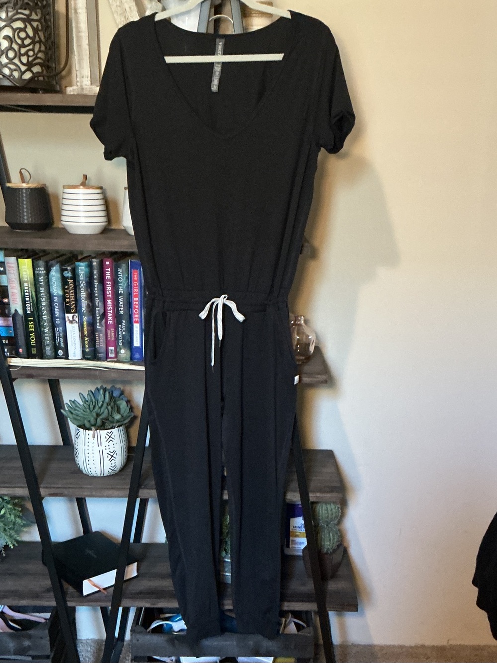 Vuori Black All Day Jumpsuit Size M